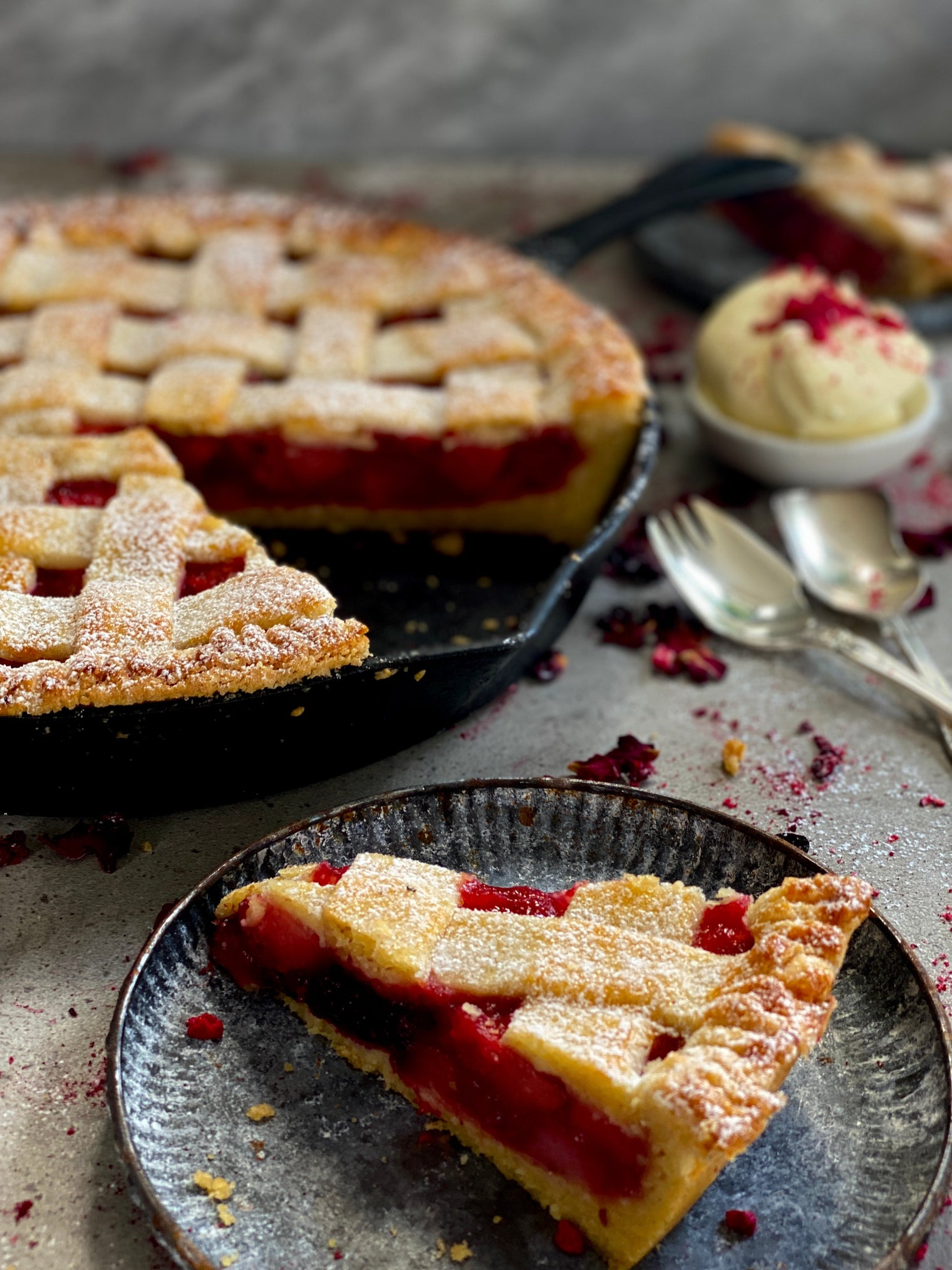 Apple and Boysenberry Shortcake Pie