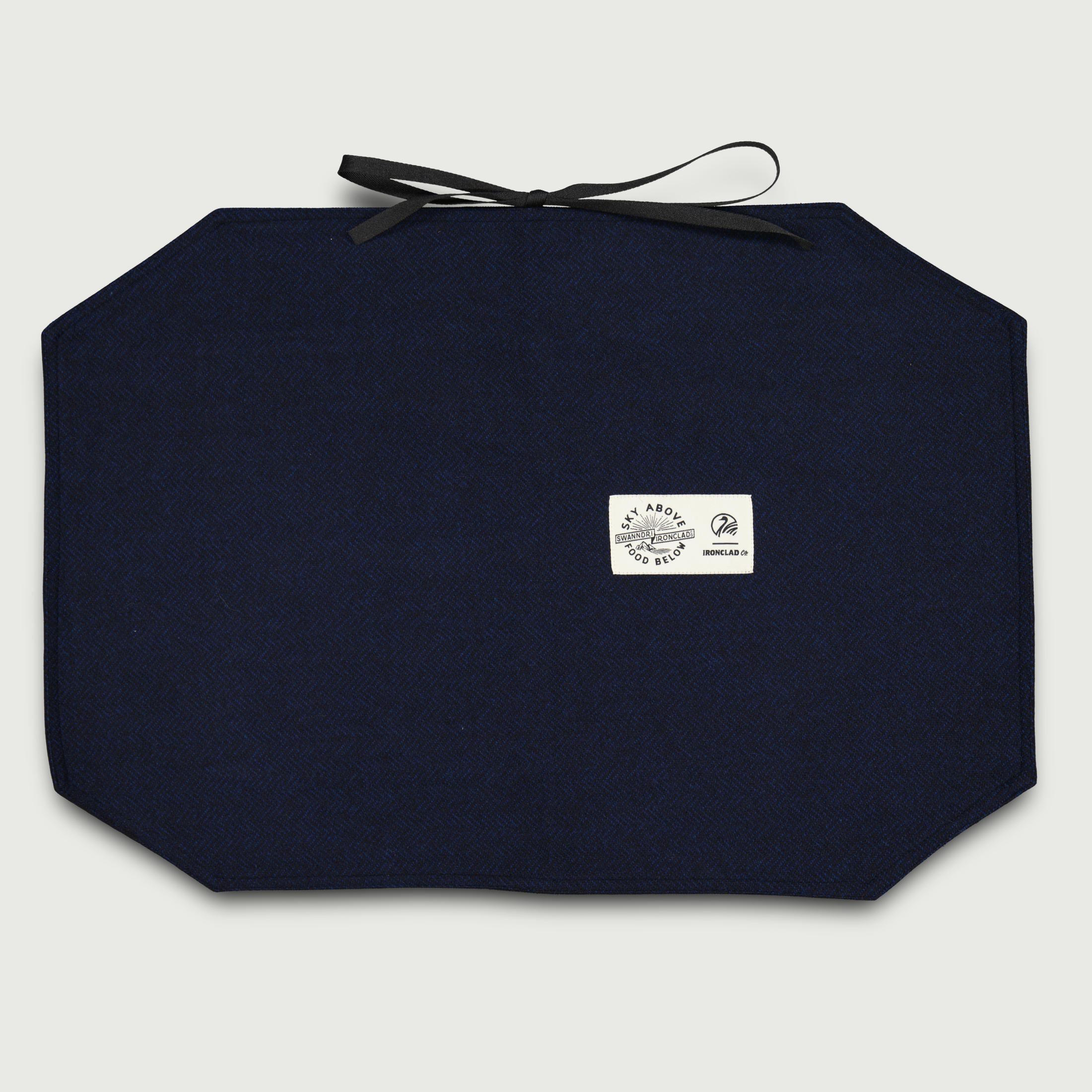 Swanndri x Ironclad Wool Knife Roll