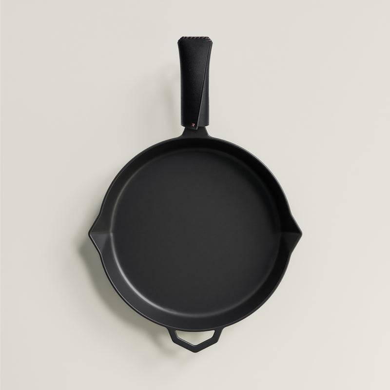 28cm Satin Enamel Legacy Pan and Snug Bundle