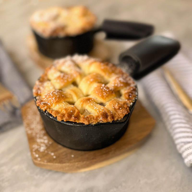 The Ironclad Jr. 10cm Seasoned Cast Iron Pan