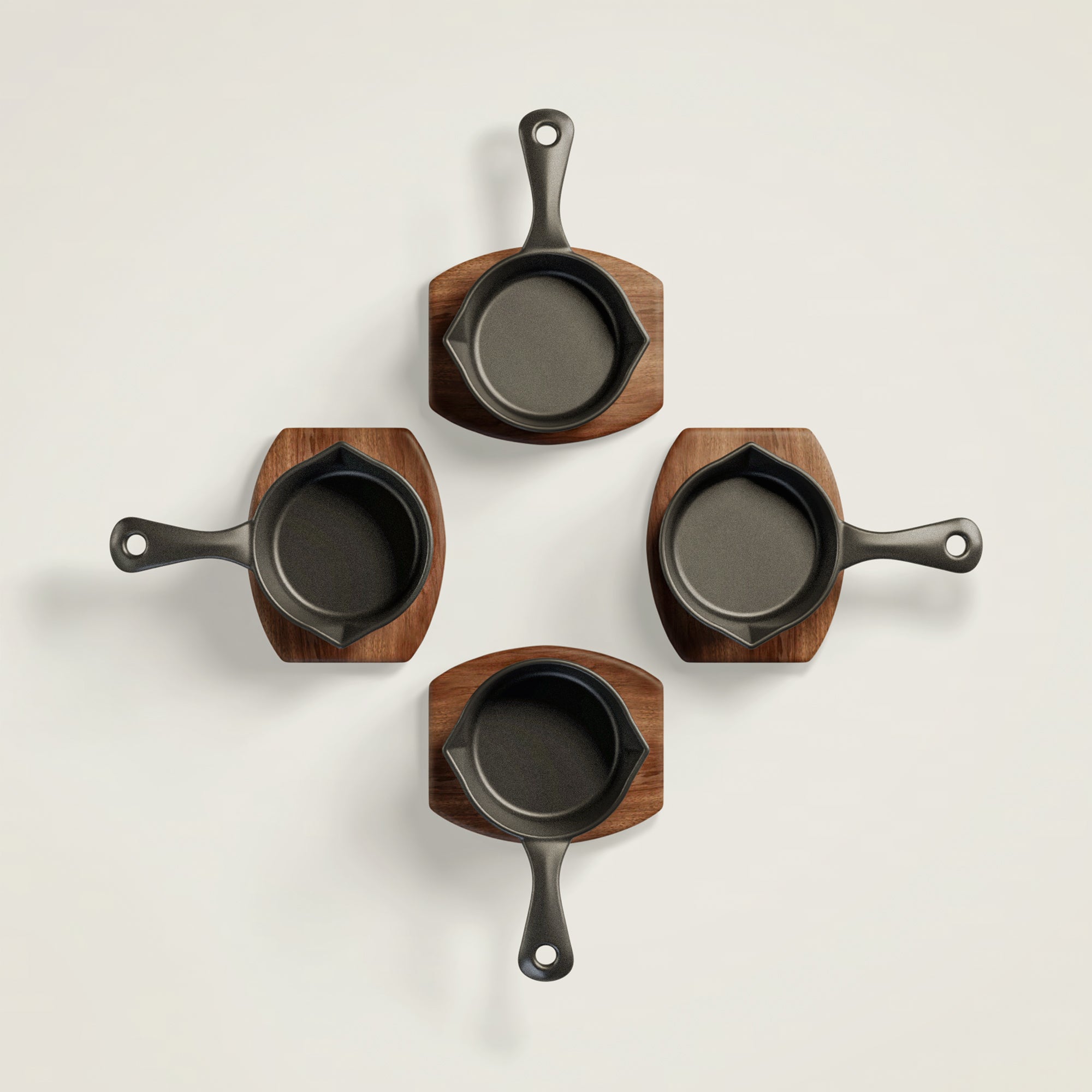 The Ironclad Jr. 10cm Seasoned Cast Iron Pan