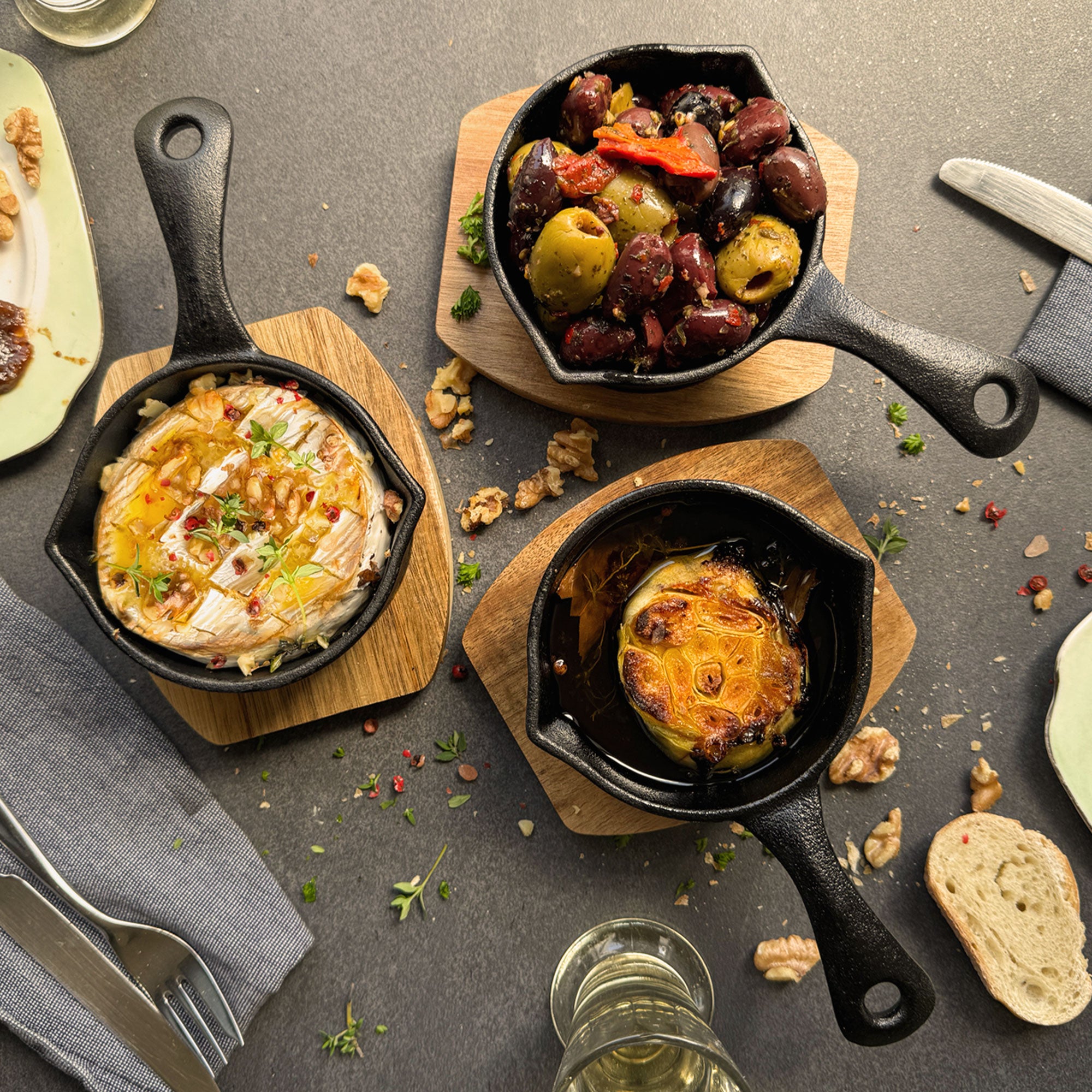 The Ironclad Jr. 10cm Seasoned Cast Iron Pan