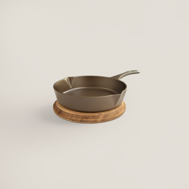 20cm Seasoned Cast Iron Lil Legacy Pan & Serving Lid